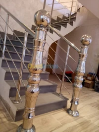 Rampes d'escaliers en inox et verre