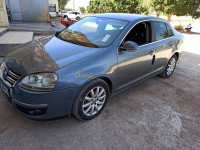 tlemcen-algerie-berline-volkswagen-jetta-2008