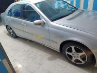 setif-el-eulma-algerie-berline-mercedes-benz-classe-c-220-exclusive-2001