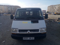 tizi-ouzou-draa-ben-khedda-algerie-fourgon-renault-trafic-moteur-r25-1998