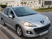 الجزائر-القبة-سيارة-صغيرة-peugeot-207-sportium-2011