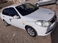 constantine-algerie-berline-renault-symbol-2011