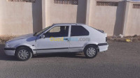 laghouat-aflou-algerie-berline-renault-19-1996