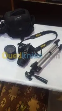 NIKON D3100 AVEC ACCESsOIRES 