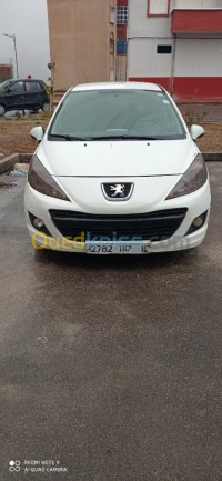 باتنة-مروانة-الجزائر-سيارة-صغيرة-peugeot-207-2010
