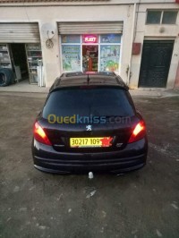 سطيف-بوسالم-الجزائر-سيارة-صغيرة-peugeot-207-2009