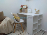 alger-cheraga-algerie-tables-pc-bureaux-bureau-avec-èlement-en-beige-et-blanc