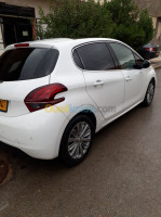 tiaret-mahdia-algerie-citadine-peugeot-208-allure-facelift-2016