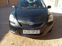 laghouat-ksar-el-hirane-algerie-citadine-toyota-yaris-2009