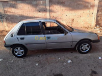 oran-bir-el-djir-algerie-citadine-peugeot-205-1988