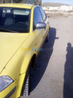 mila-oued-athmania-algerie-grande-berline-volkswagen-passat-2001