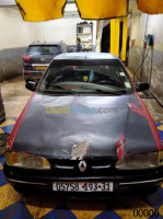 oran-bir-el-djir-algerie-berline-renault-19-1993