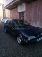 ain-defla-ben-allal-algerie-berline-renault-19-1993