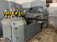 Machine d’injection de semelles pour c