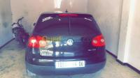 bejaia-tinabdher-algerie-moyenne-berline-volkswagen-golf-5-2004