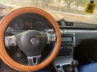 adrar-algerie-grande-berline-volkswagen-passat-highline-2011