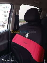 البليدة-الجزائر-سيارة-صغيرة-peugeot-207-allure-2012
