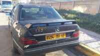 mila-ferdjioua-algerie-grande-berline-mercedes-benz-classe-e-1993