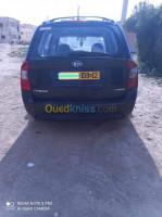 tebessa-el-kouif-algerie-break-familiale-kia-carens-2008