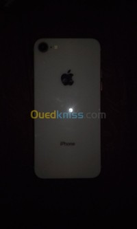 الجزائر-سطاوالي-هواتف-ذكية-apple-iphone-8