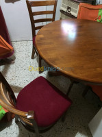 blida-chebli-algerie-tables-table-ronde-en-bois-rouge-neuf