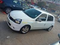 المدية-البرواقية-الجزائر-سيارة-صغيرة-renault-clio-campus-2013