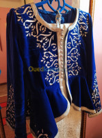 alger-hraoua-algerie-tenues-traditionnelles-un-joli-karakou-en-bleu-roi