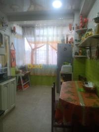 سكيكدة-الجزائر-شقة-byaa-shk-3-ghrf-skykd