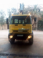 ouargla-hassi-messaoud-algerie-camion-iveco-4x4-grue-8t-euro-cargo-2004