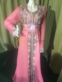 الجزائر-وسط-ملابس-تقليدية-caftan
