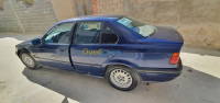 tebessa-algerie-berline-bmw-série-3-1995