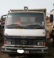 tipaza-algerie-camion-tata-cimus-16-18-2010