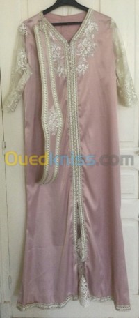 الجزائر-المدية-شراقة-قصر-البخاري-ملابس-تقليدية-kaftan