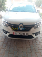 biskra-ouled-djellal-algerie-berline-renault-symbol-made-in-bladi-2019