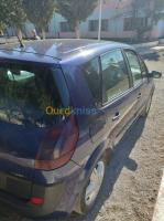 setif-algerie-break-familiale-renault-scenic-2003