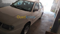 oran-algerie-berline-volkswagen-polo-classique-2001