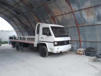 camion-mercedes-deppanage-avec-grue-mb800-2000-constantine-algerie