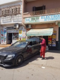 وهران-الجزائر-قطع-هيكل-السيارة-samir-44-accessoire-automobile