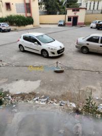 باتنة-الجزائر-سيدان-متوسطة-peugeot-308-access-2013