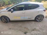 البليدة-بوينان-الجزائر-سيارة-صغيرة-renault-clio-4-gt-line-2018