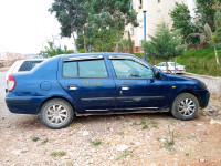 blida-meftah-algerie-berline-renault-clio-classique-2002