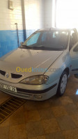 msila-ain-el-hadjel-algerie-citadine-renault-megane-1-2002