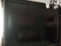 Armoire en bois hêtre teinté noir