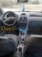 ain-defla-soltane-algerie-citadine-peugeot-206-2000