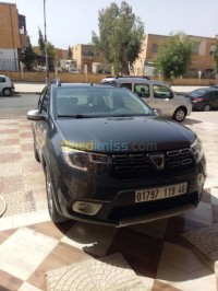 عين-تموشنت-الجزائر-سيارة-صغيرة-dacia-sandero-stepway-restylée-2019