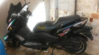 alger-bab-el-oued-algerie-motos-scooters-gevatti-exhuil-n-max-2017