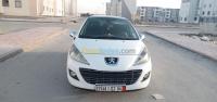 أم-البواقي-مسكيانة-الجزائر-سيارة-صغيرة-peugeot-207-2012