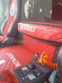 برج-بوعريريج-الجزائر-شاحنة-renout-lander-2011