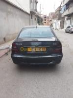 blida-ouled-yaich-algerie-grande-berline-mercedes-benz-classe-e-2003