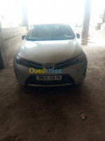 setif-bouandas-algerie-moyenne-berline-toyota-auris-2014